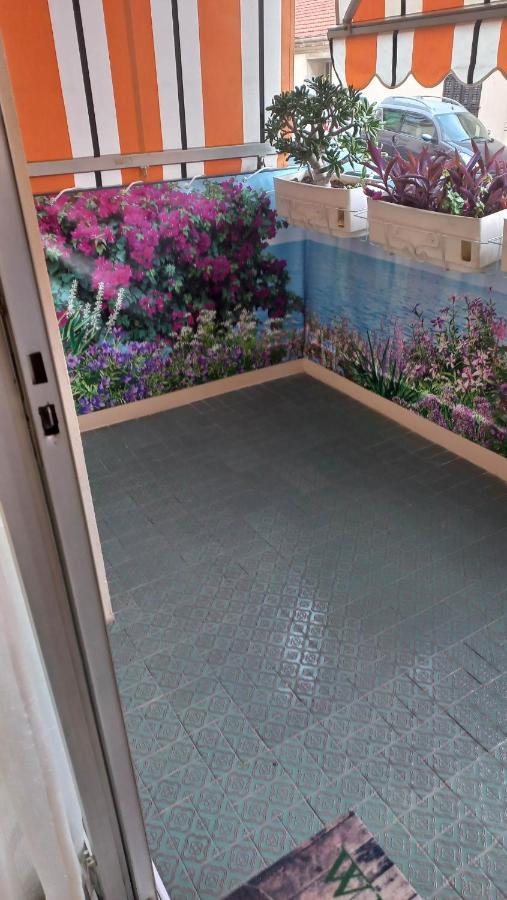 Chez Bianca Les Coquelicots Les Lucioles Apartman Menton Kültér fotó